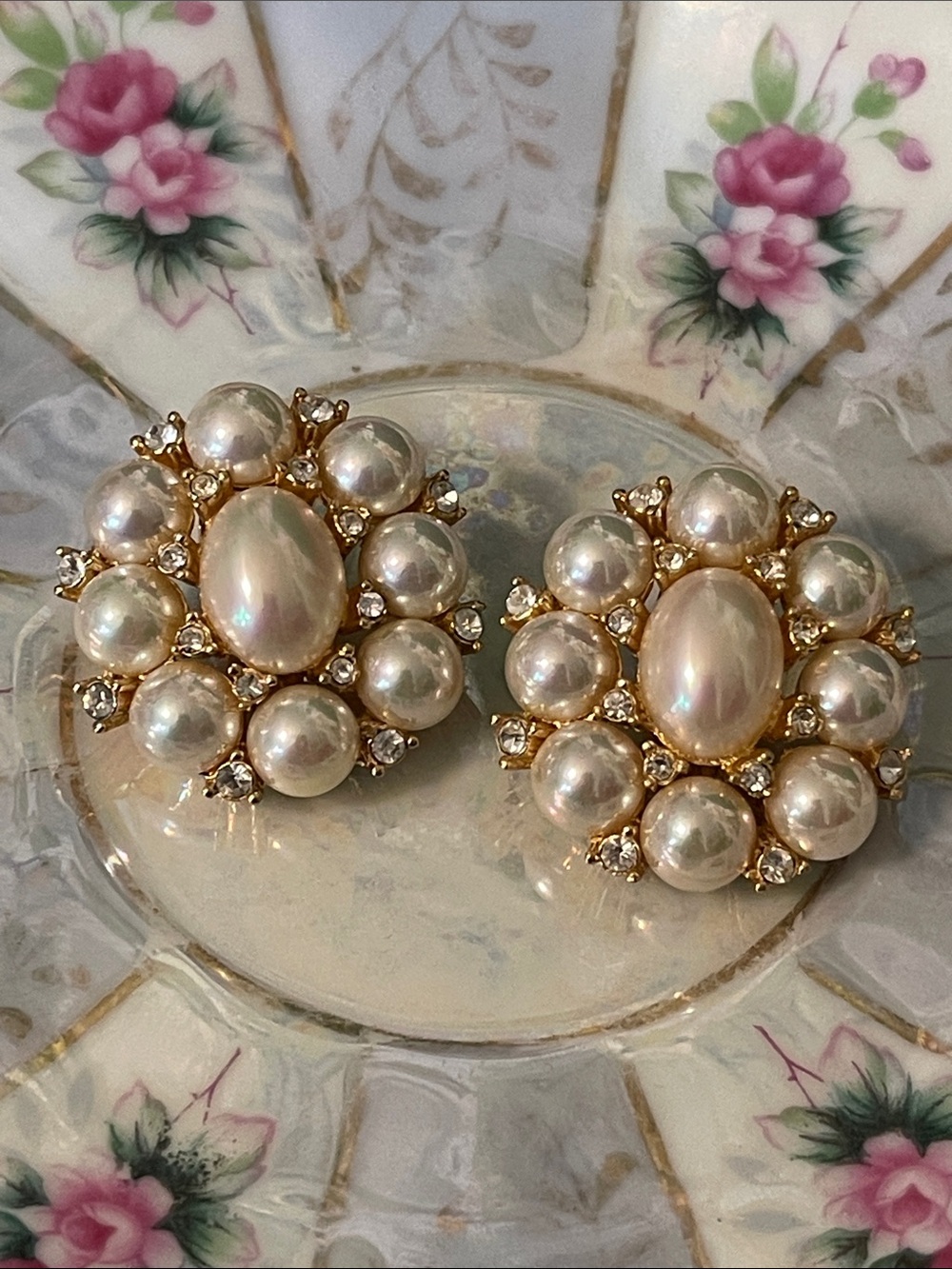 1980’s Christian Dior Faux Pearl & Rhinestone Cluster Clip-On Earrings - Picture 3 of 9